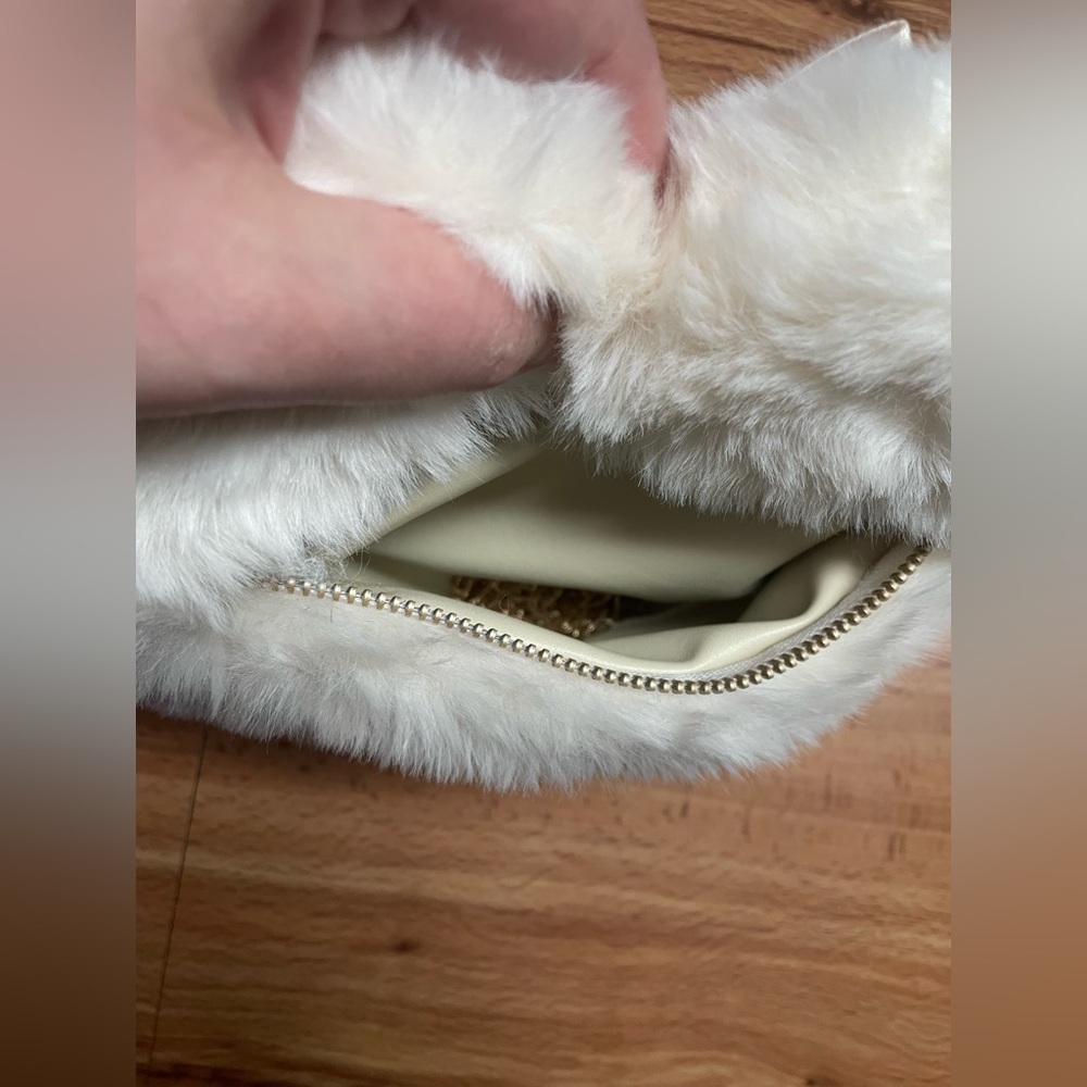 Red Fur Heart Shaped Purse - Picture 3 of 9